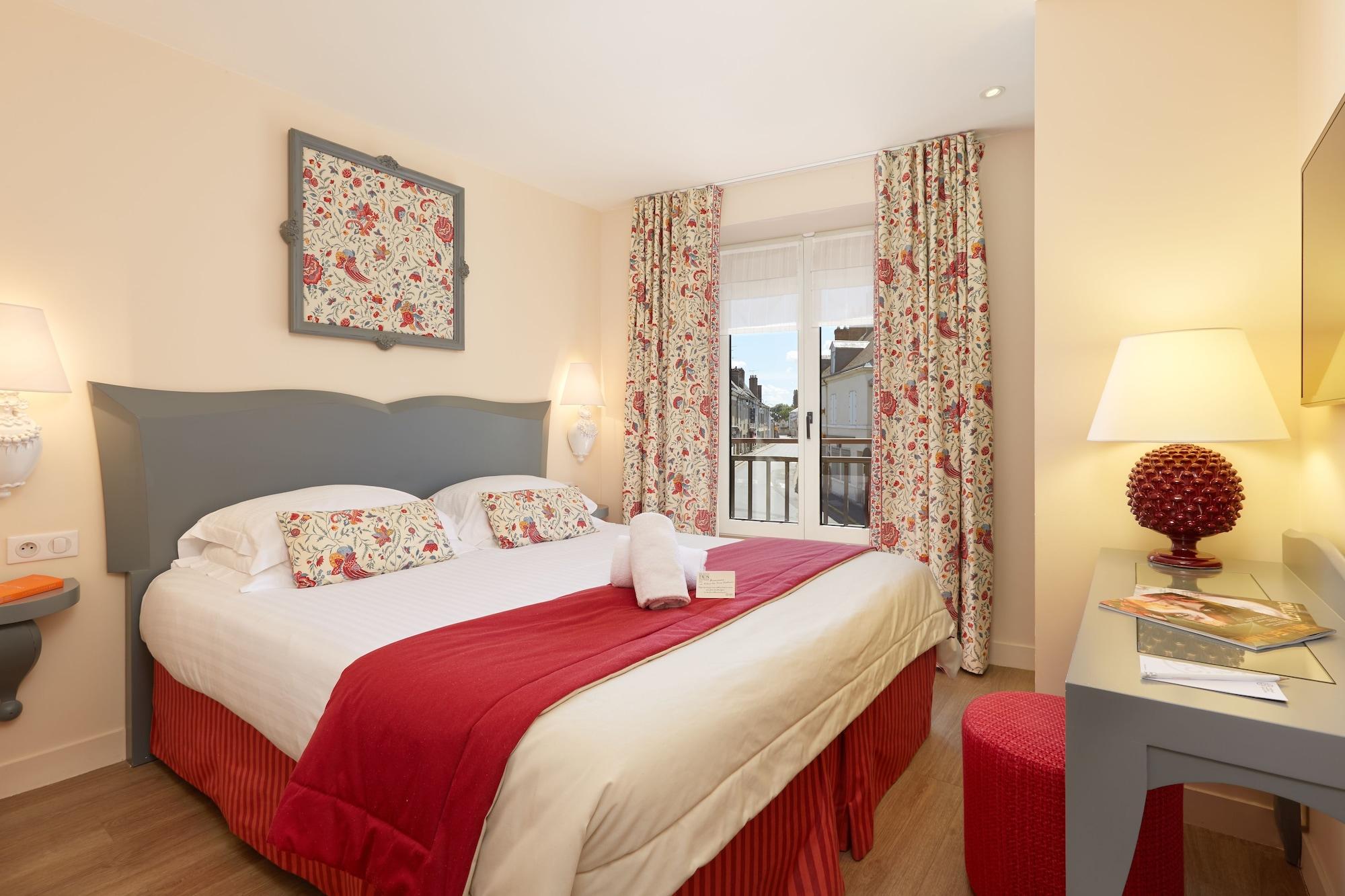 קור-שברני Relais Des Trois Chateaux Hotel-Restaurant - Teritoria מראה חיצוני תמונה