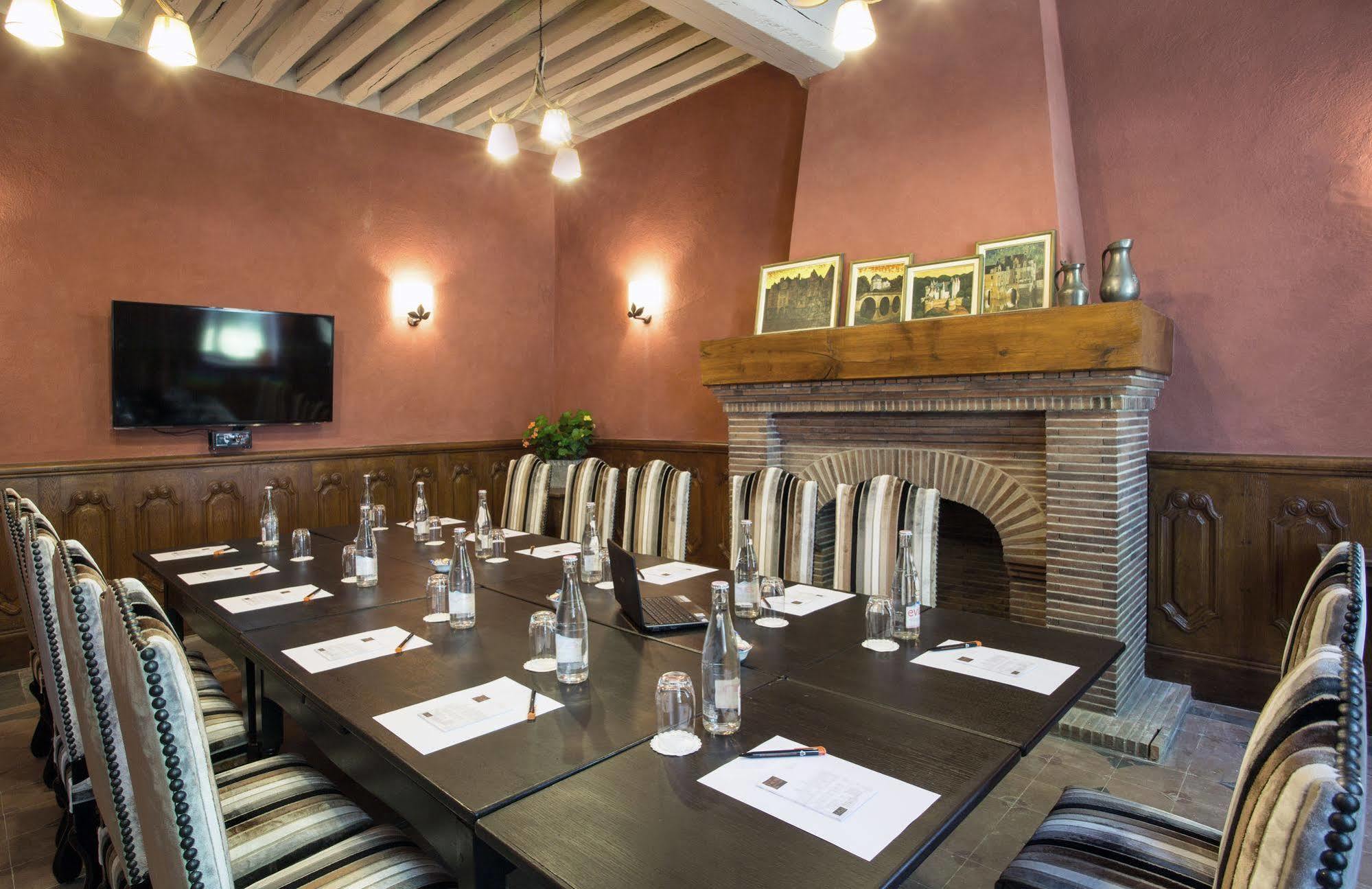 קור-שברני Relais Des Trois Chateaux Hotel-Restaurant - Teritoria מראה חיצוני תמונה